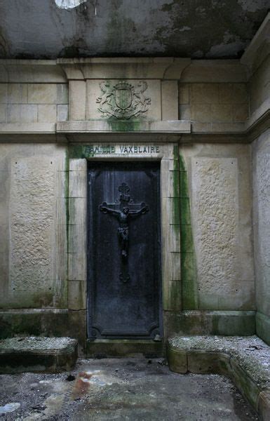 Le Tombeau de Petamenou: Une Odyssée Architecturale dans la Vallée des Nobles!