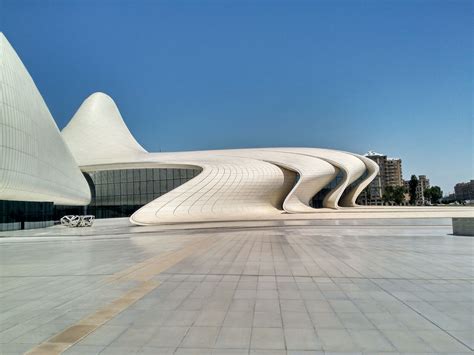 Le Musée d'Art Moderne d'Izmir: Un Sanctuaire de Créativité Contemporaine à Découvrir!