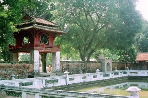 Le Temple de la Littérature: Un havre de paix historique au cœur palpitant d'Hanoi!