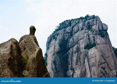 Le Pic du Lotus Blanc : Une Énigme Géologique à Huangshan !